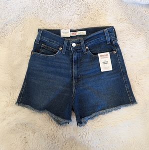 NWT Signature Levi Strauss high rise denim shorts